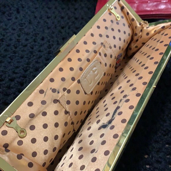 Classy Glamorous Golden Textured Evening Bag Fashion Clutch HU Certified Vegan - Picture 9 of 16